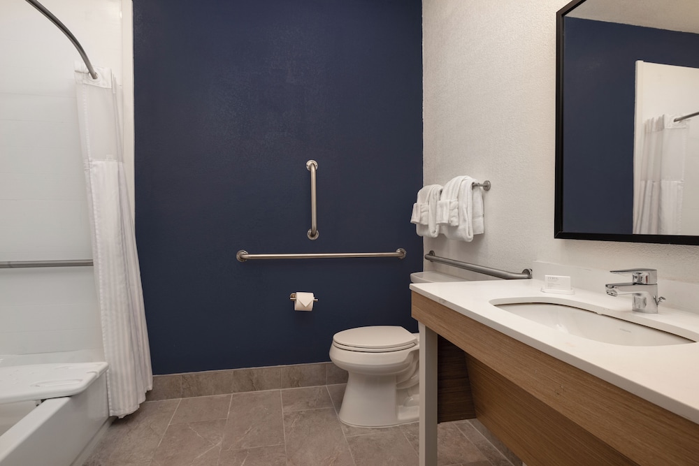 Spark by Hilton El Paso University - photo 22