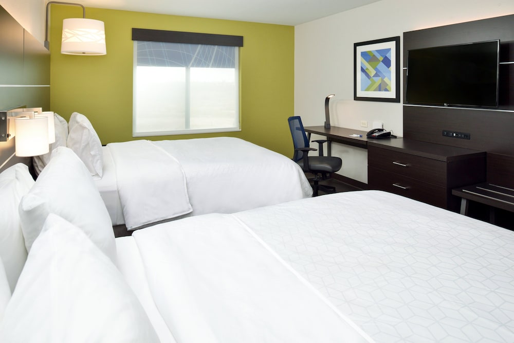 Holiday Inn Express & Suites Pueblo North by IHG - photo 10