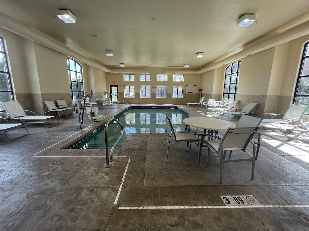 Staybridge Suites Lansing Okemos - photo 21