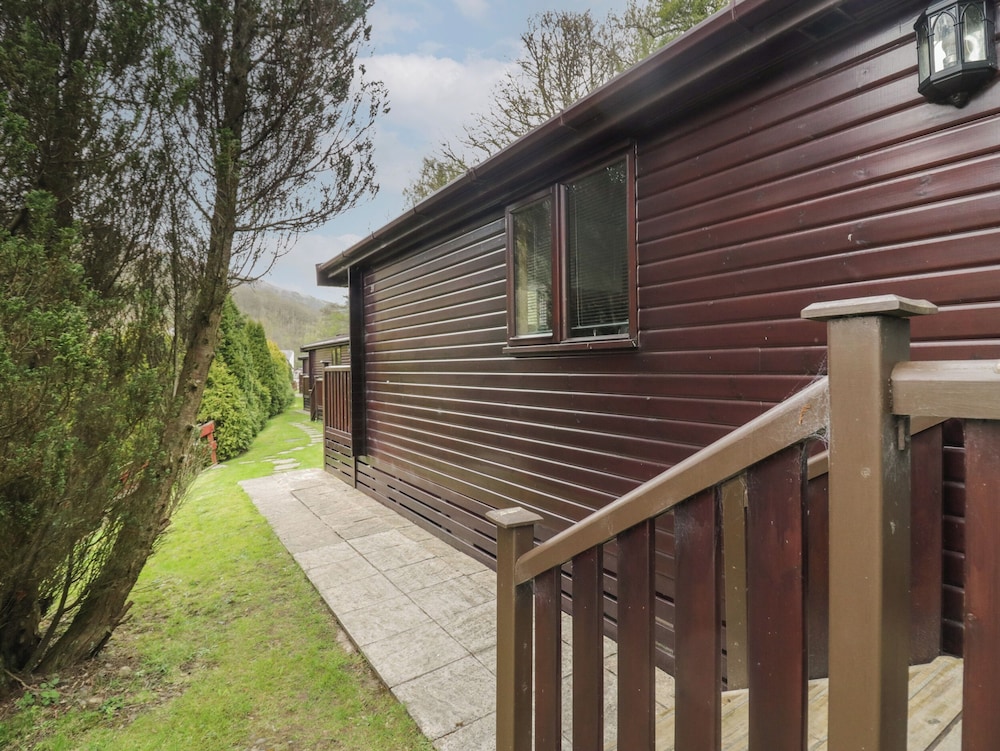 Canadian Cabin No 39 — 4-Star Luxury Hotel in Keswick, United Kingdom