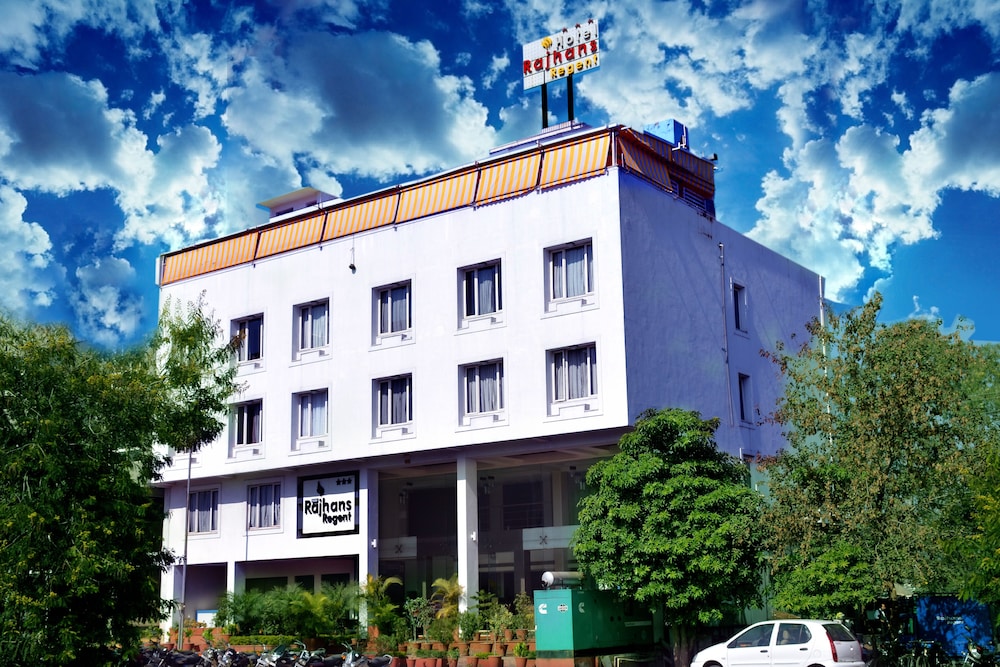 Hotel Rajhans Regent — hotel in Bhopal