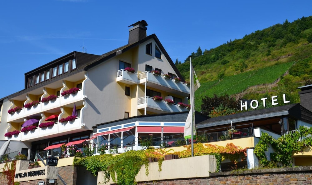 Flair Hotel Am Rosenhügel - carbon neutral hotel in Cochem