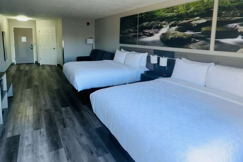 Clarion Pointe Albemarle - photo 29