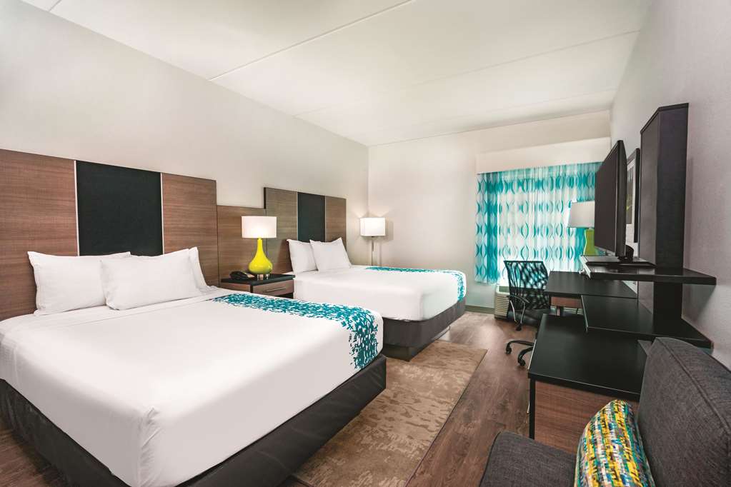 La Quinta Inn & Suites by Wyndham Cleveland TN - photo 13