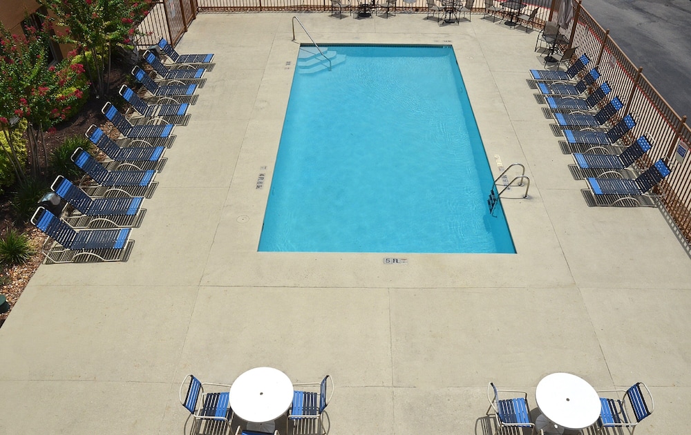 Red Roof Inn PLUS San Antonio Downtown Riverwalk - photo 25