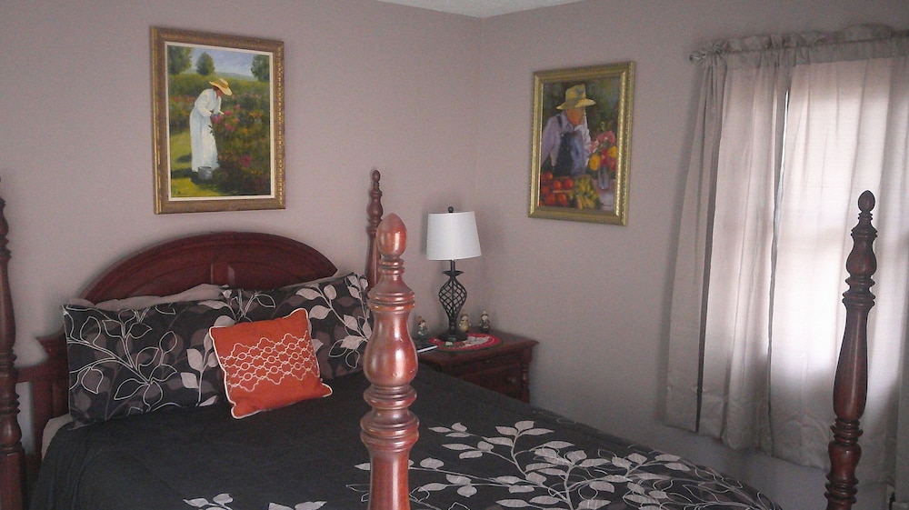 Lil Black Bear Inn - photo 22