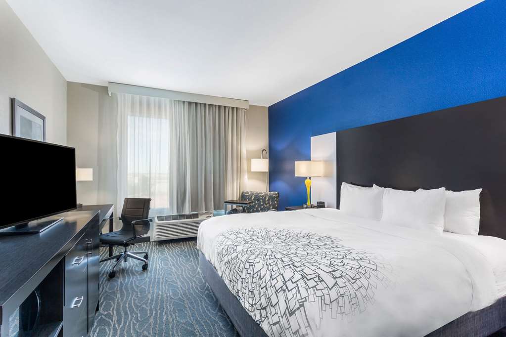 La Quinta Inn & Suites by Wyndham Odessa N. Sienna Tower - photo 27