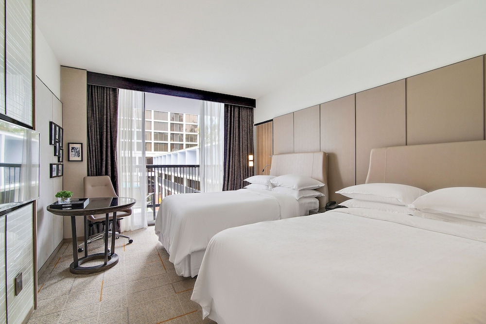 Sheraton Universal Hotel - photo 23