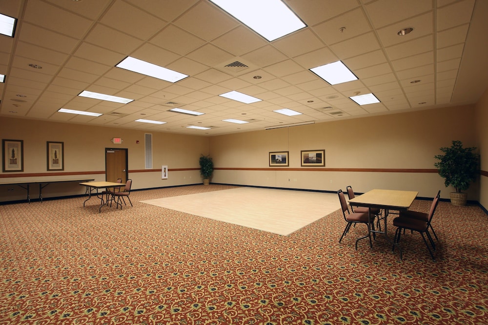 Boarders Inn & Suites Shawano - photo 53