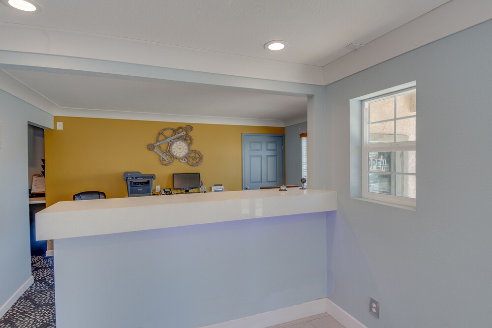 Americas Best Value Inn Hayward - photo 3