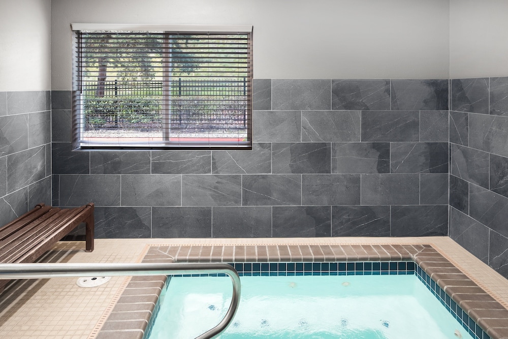 Garner Auburn Seattle by IHG - photo 20