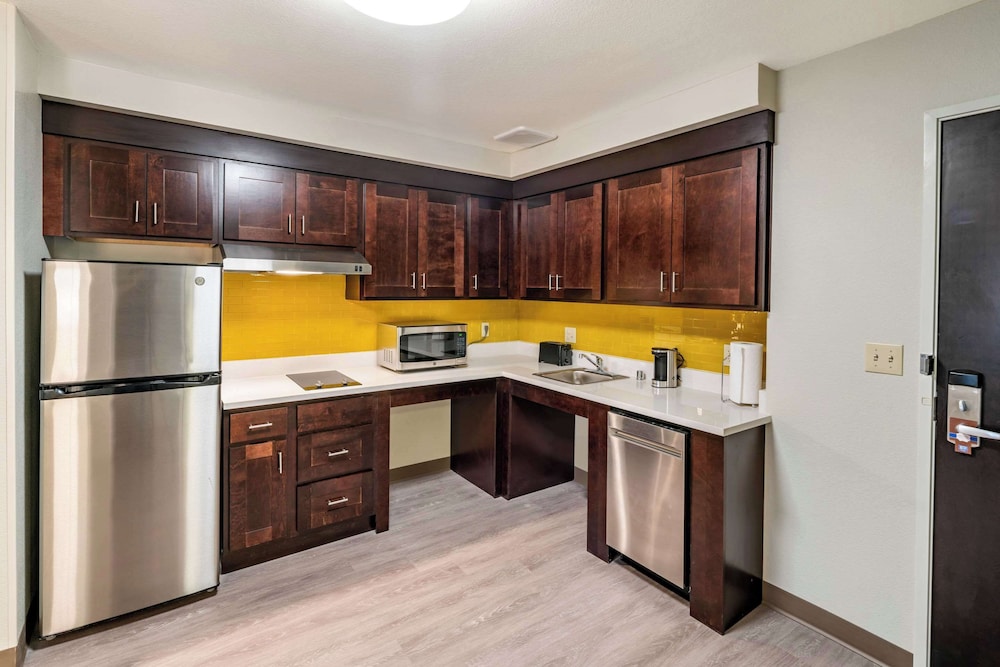 MainStay Suites Spokane Airport - photo 15