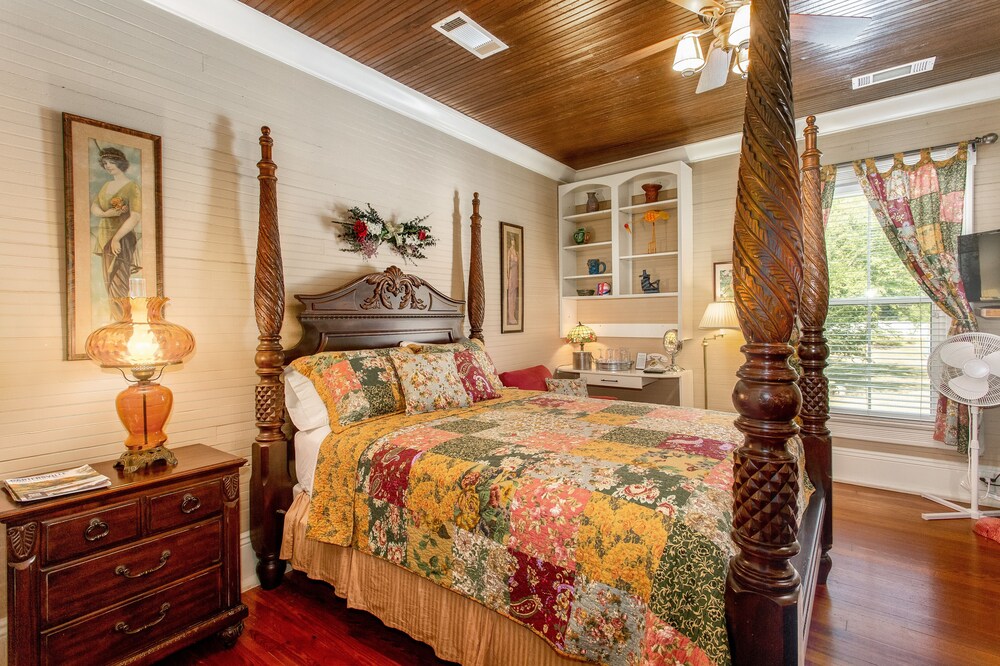 Lake Allatoona Inn - photo 17
