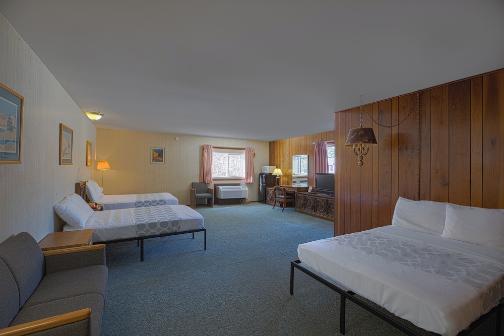 Love Hotels Tomahawk by OYO at Lake Mohawksin WI - photo 12