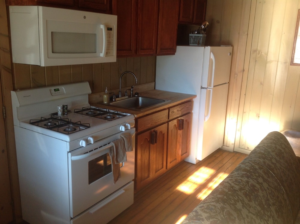 The Smokehouse Lodge and Cabins - photo 34