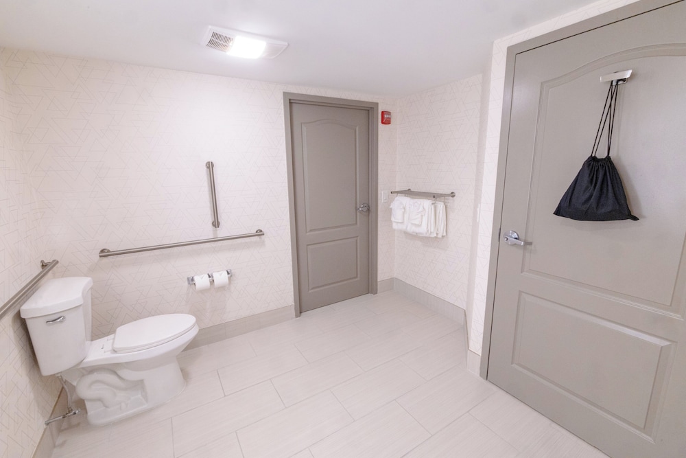 Holiday Inn Express Hotel of Neptune by IHG - photo 53