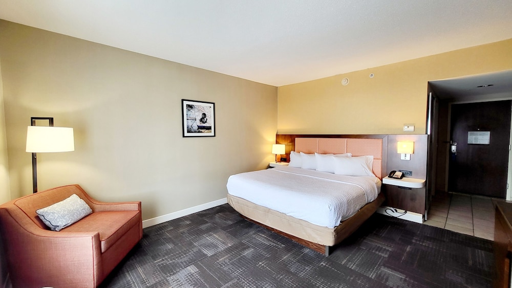 Hampton Inn & Suites Chesapeake Battlefield Blvd. - photo 20