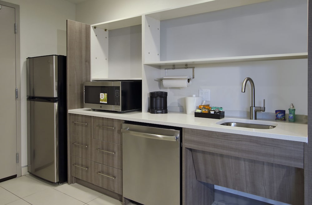 Home2 Suites by Hilton Beaumont - photo 30