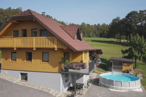 Snoopy House — 4-Star Luxury Hotel in Zuzemberk, Slovenia