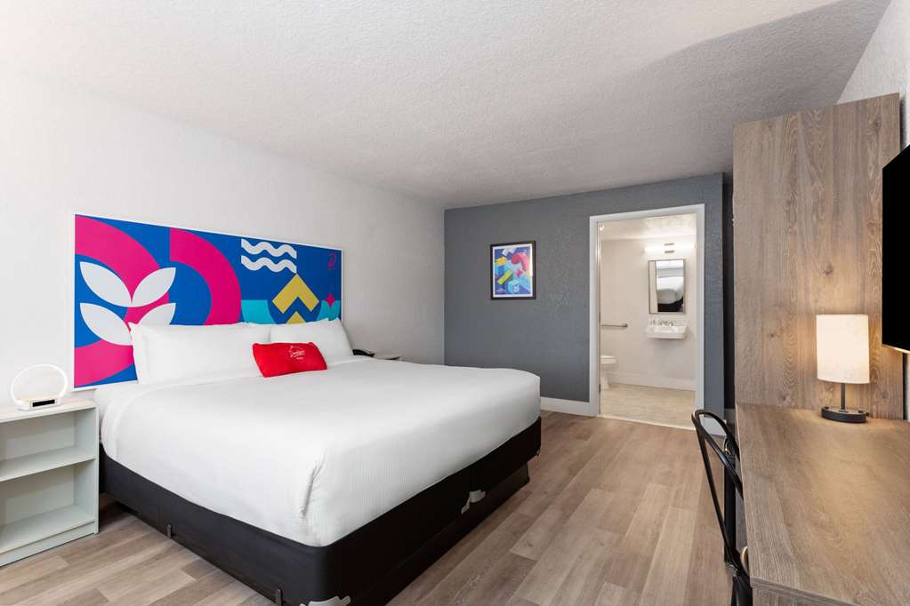 Howard Johnson by Wyndham Orlando Lake Buena Vista South - photo 2