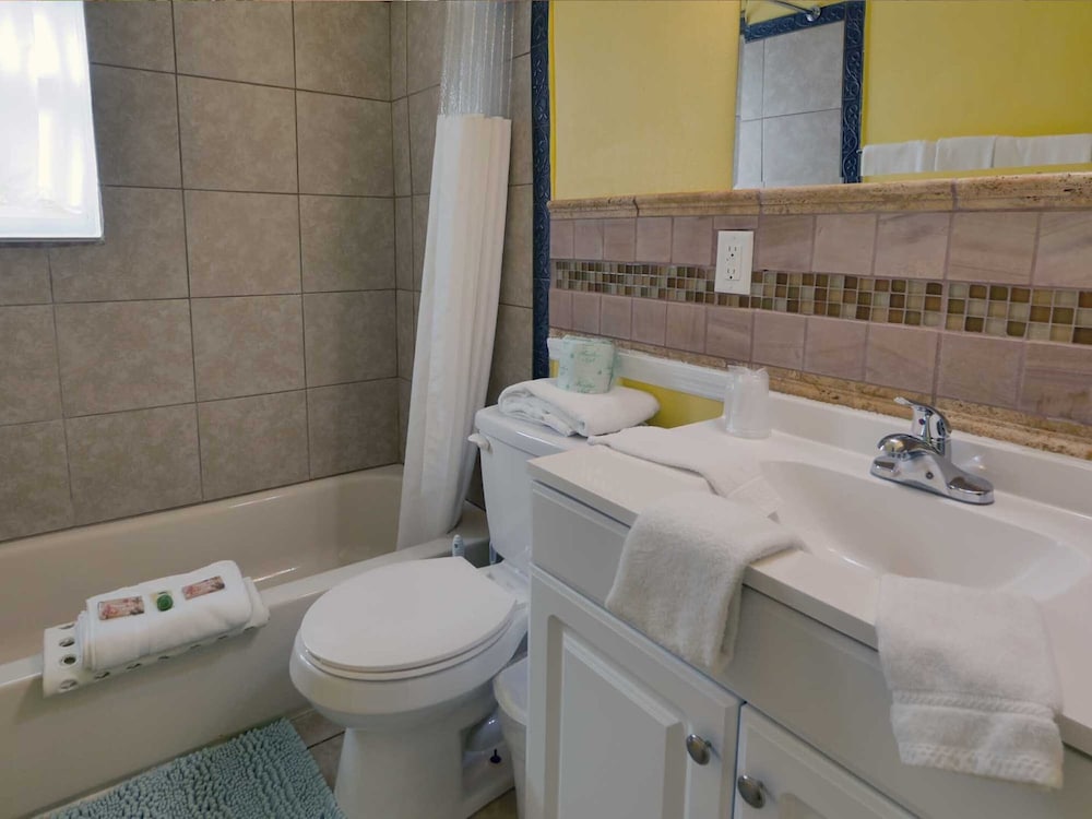 Bella Sirena Inn - photo 11