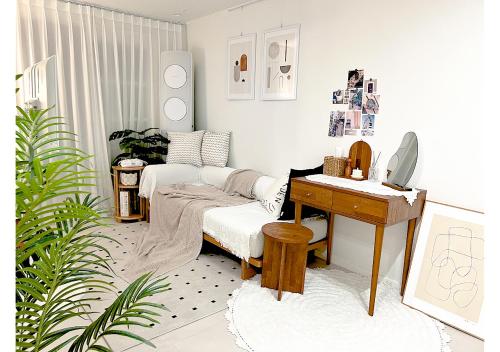 Open special price a beautiful accommodation Seoul Station in front of Hankuk University of Foreign Studies hotel bedding queen3 Bathroom1 remodeling Cozy Yellow moon Stay in Seoul, South Korea