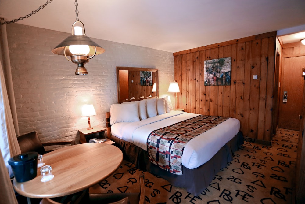 Dude Rancher Lodge - photo 7