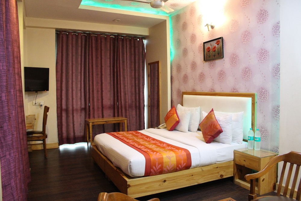 Hotel River view - last minute hotel in New Delhi