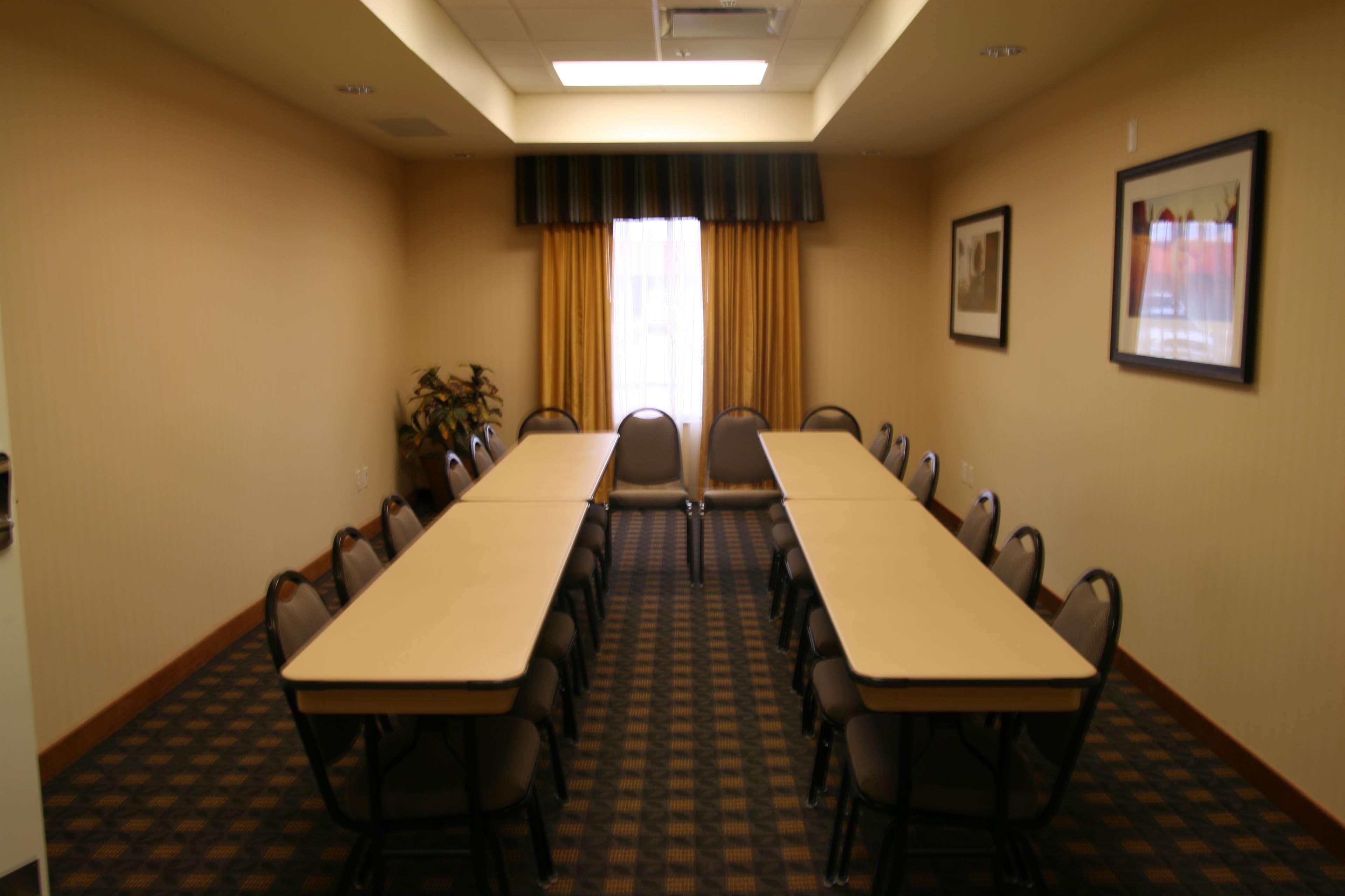 Hampton Inn La Junta - photo 16