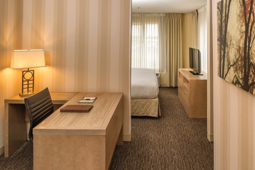 DoubleTree by Hilton Portland Beaverton - photo 3