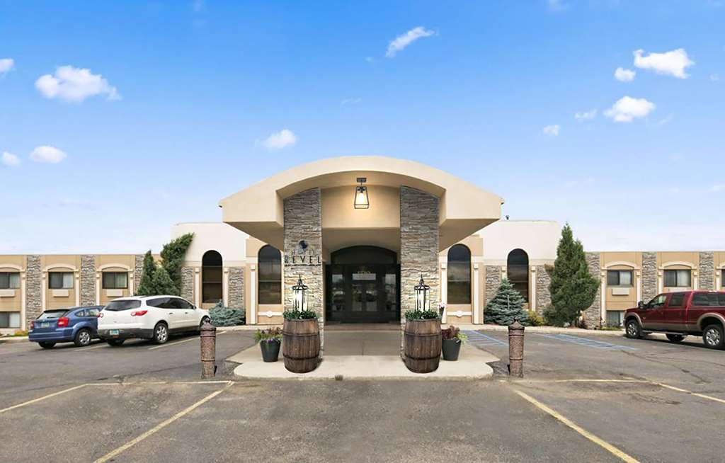 Revel Hotel Minot SureStay Collection by Best Western - photo 2