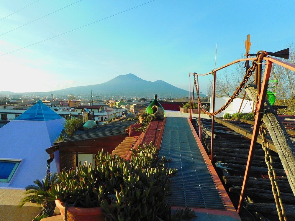 Pompei Sunday Estate Exclusive rooms — 4-Star Luxury Hotel in Pompei, Italy