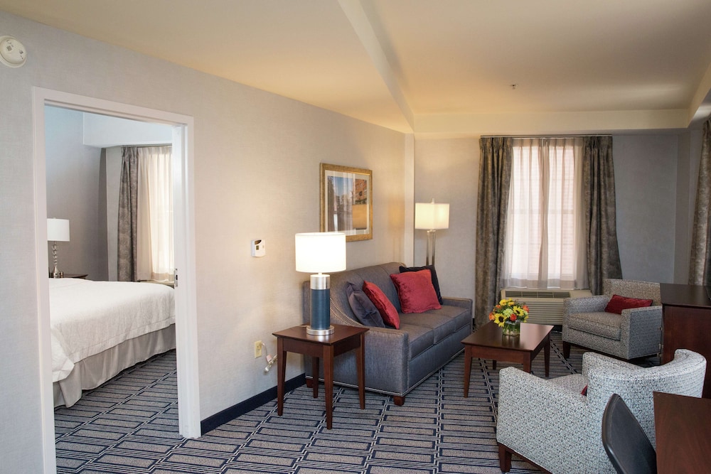 Hampton Inn & Suites Providence Downtown - photo 42