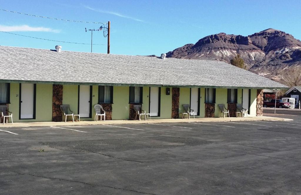 El Portal Motel - photo 13