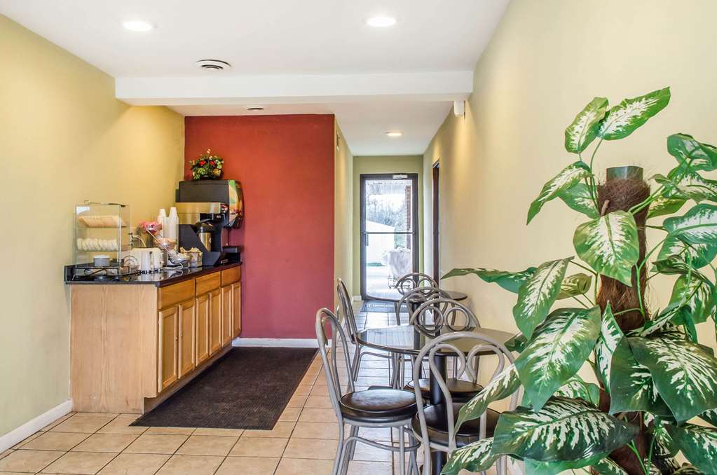 Rodeway Inn Shippensburg I 81 - photo 24