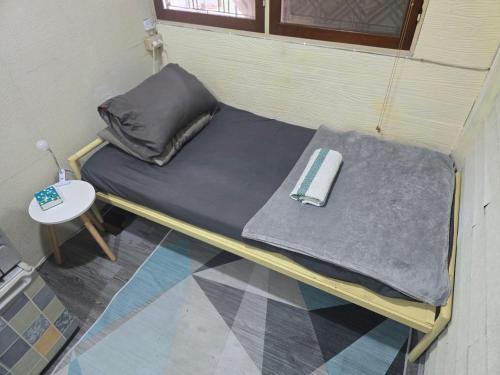 202 Spacious and breezy Fan economy room with free Wi Fi and hot shower