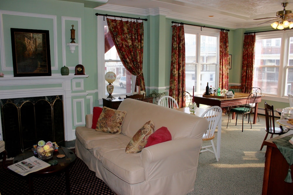 Carisbrooke Inn - photo 37