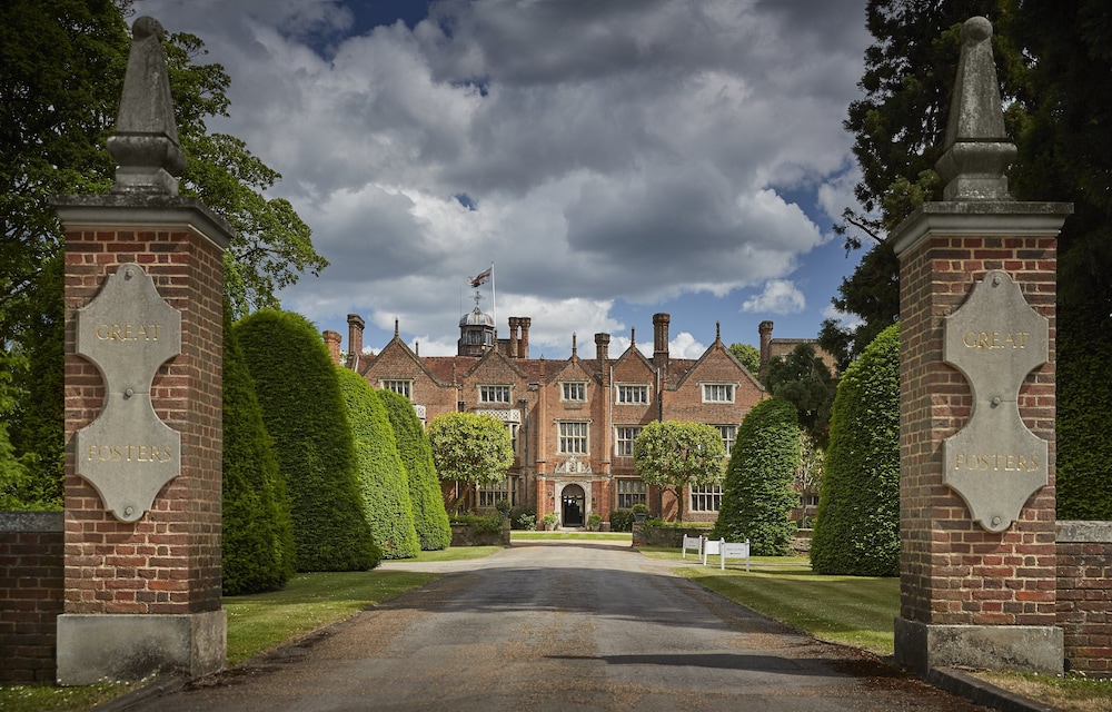 Great Fosters A Small Luxury Hotel — hotel in Egham