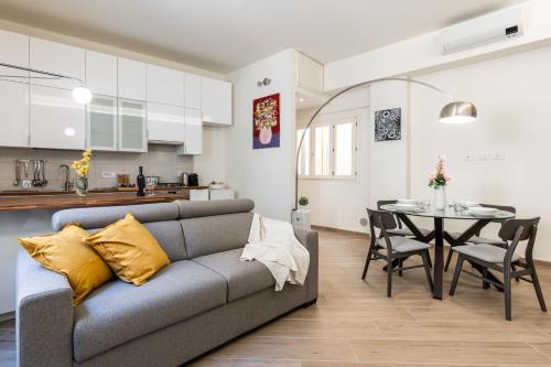 Righi Apartment — 4-Star Luxury Hotel in Bologna, Italy
