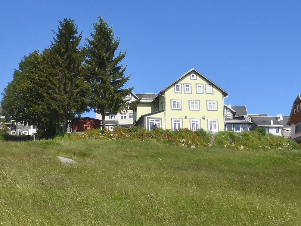 Hotel Schöne Aussicht — hotel in Masserberg