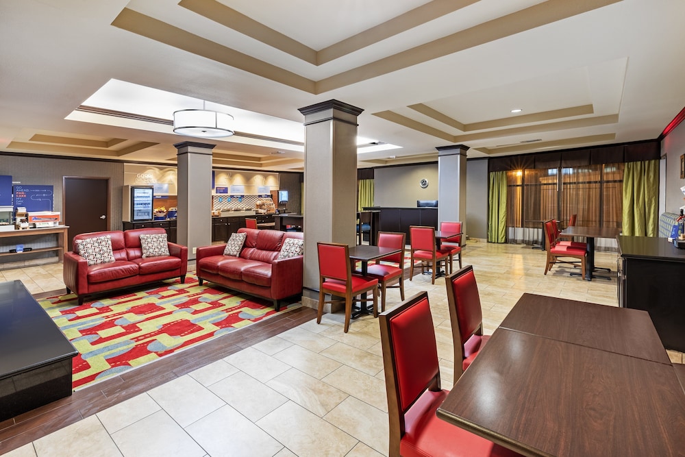 Holiday Inn Express & Suites Floresville by IHG - photo 28