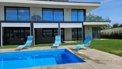 Luxury Apartments in Balatonalmádi Almádi Lux Apartman III Pure Gold — 4-Star Luxury Hotel in Balatonalmadi, Hungary