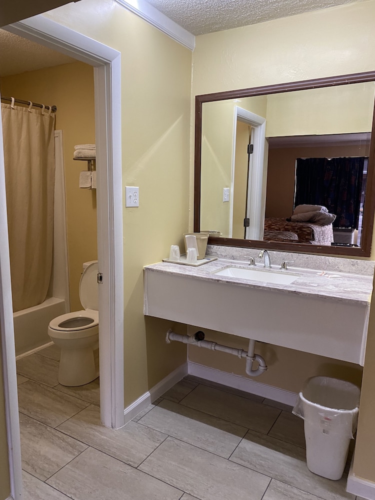 Caronoda Motel - photo 14