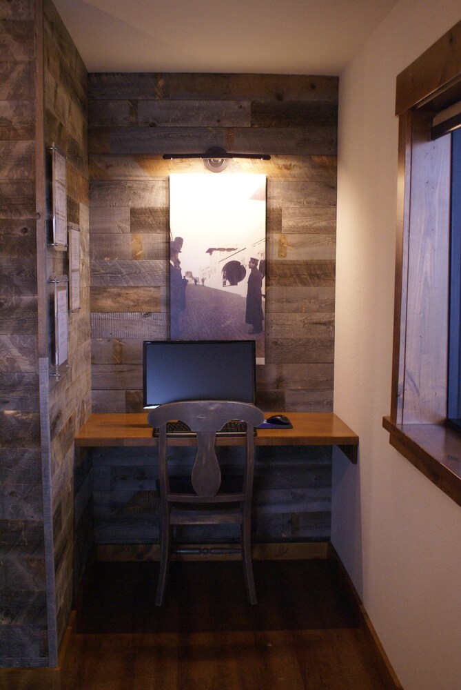 Boarders Inn & Suites by Cobblestone Hotels Syracuse - photo 31