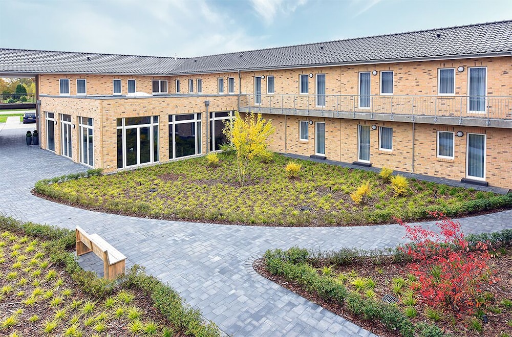 Prima Inn Hotel & Hof Neuruppin Digitales & Rezeptionsloses Motel - carbon neutral hotel in Neuruppin