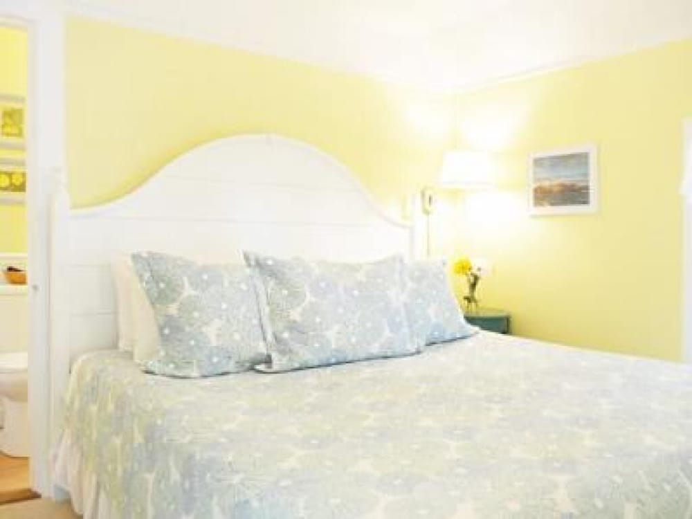2 River Road Inn & Cottages - photo 18