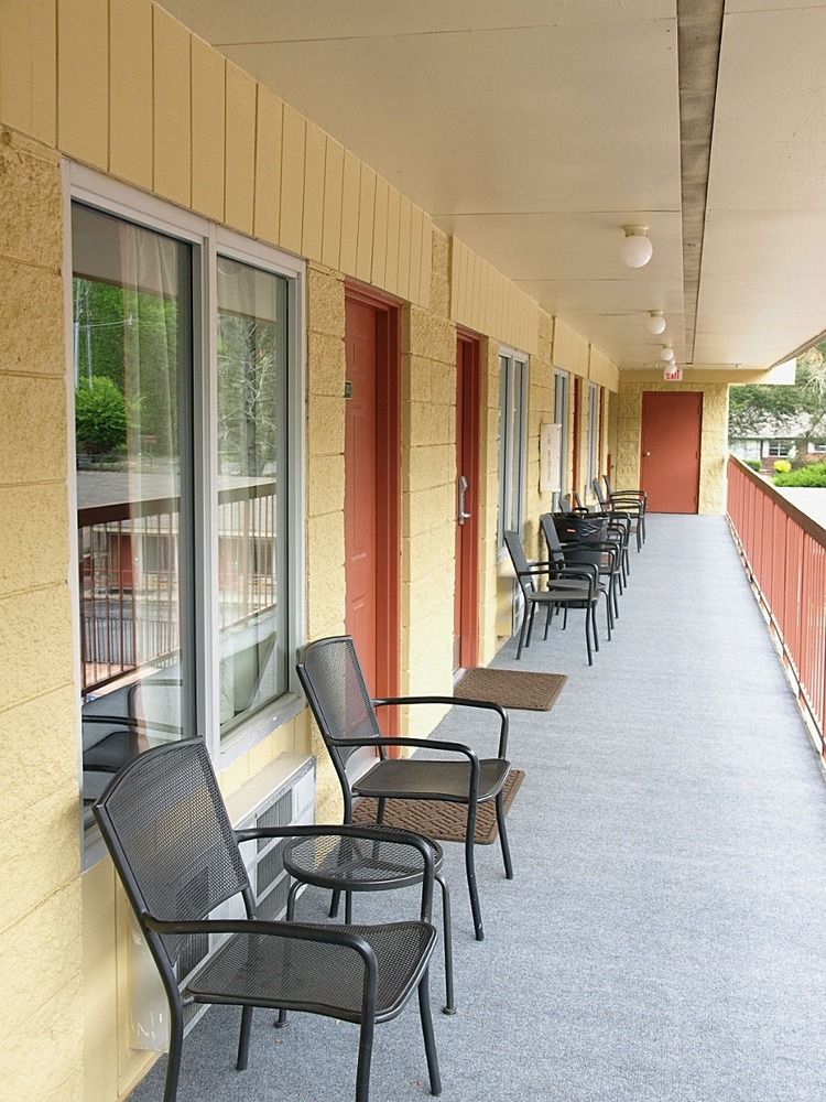 Economy Inn & Suites Gatlinburg - photo 48
