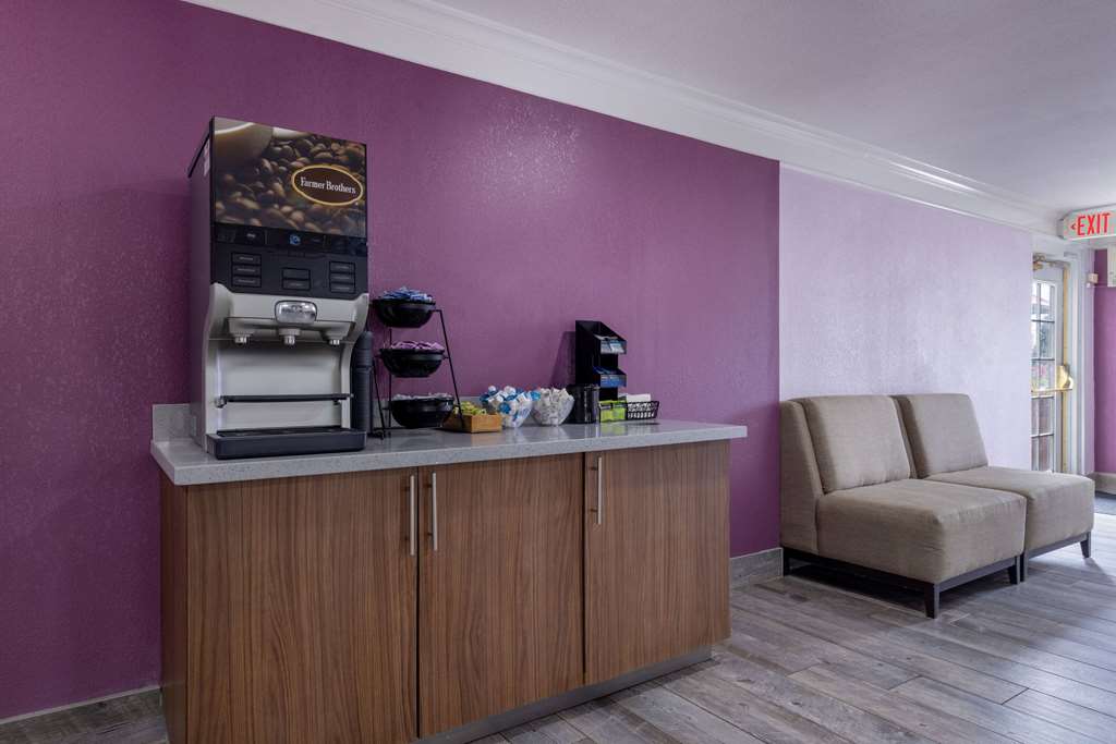 La Quinta Inn by Wyndham Kansas City Lenexa - photo 47