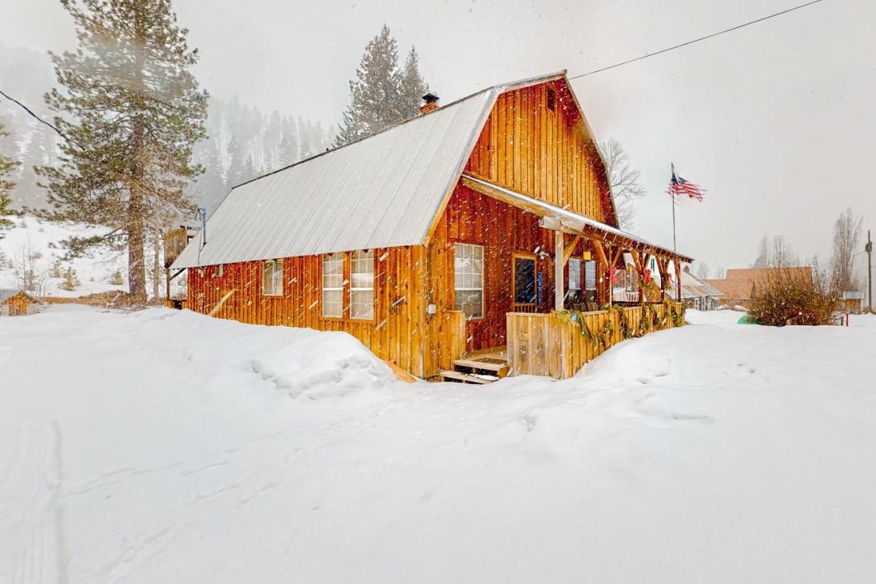 Crossfire Cabin — 4-Star Luxury Hotel in Cle Elum, United States