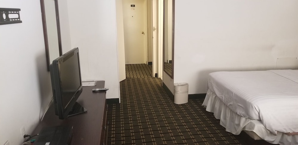Tomac Motor Inn - photo 6